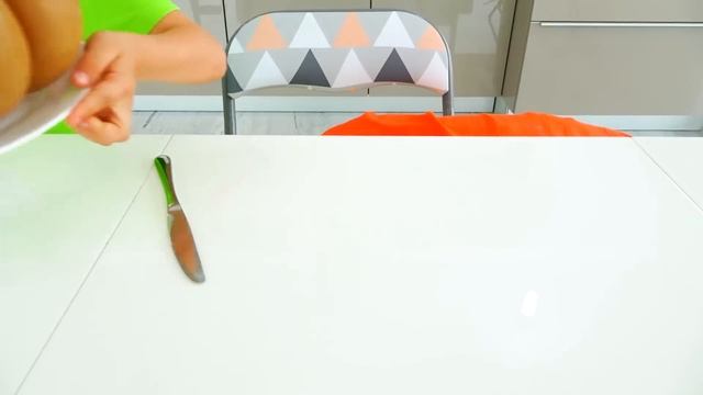 Vlad And Nikita Make Toys From Balloons And Have Fun With Mom