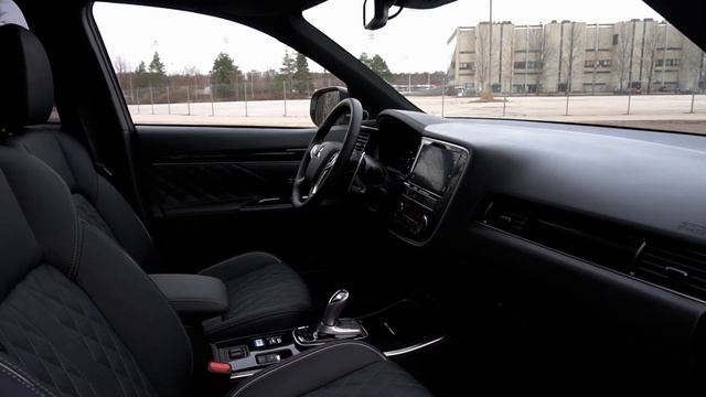 Mitsubishi Outlander PHEV 2019 смотреть онлайн