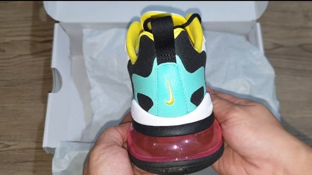 NIKE Airmax 270 React WMNS Geometric Abstract | UNBOXING + CLOSER LOOK #airmax смотреть онлайн