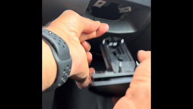 How to replace parking brake release handle on a Mercedes Benz C & E class W204 W212 and more смотреть онлайн