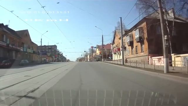 Водитель маршрутки №30 грубо нарушает ПДД смотреть онлайн
