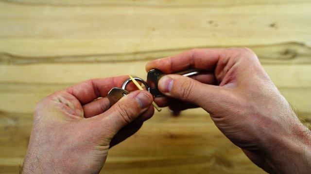 10 Secret Uses for the Toothpick in the Swiss Army Knife смотреть онлайн
