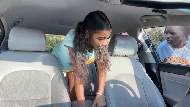 LOCKING MY PARENTS OUT THE CAR AND EATING THEIR TACO BELL.. ((MUST WATCH)) смотреть онлайн