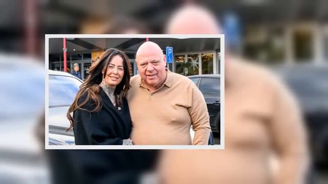 Wendy van Hout lacht Peter Gillis keihard uit om zijn enorme pens смотреть онлайн