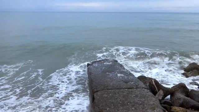 Море и пляж военного санатория "Янтарь" в Лазаревском. Февраль 2015 г. SOCHI RUSSIA смотреть онлайн