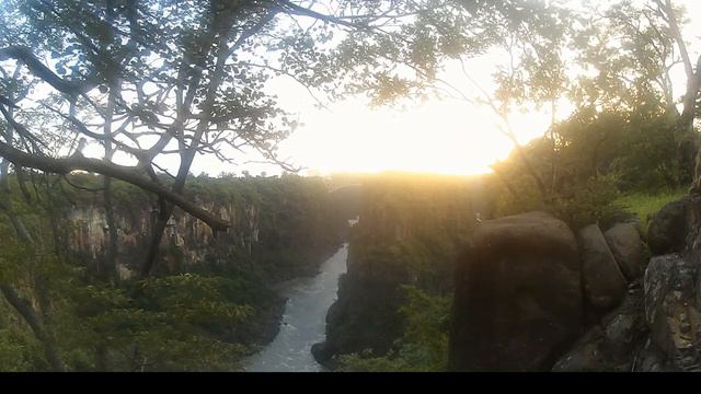 Sunrise over Victoria falls / Mosi-oa-Tunya Bridge- Zimbabwe 🇿🇼 смотреть онлайн