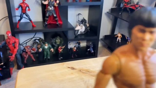 Enter The Dragon: Diamond Select Bruce Lee Review смотреть онлайн