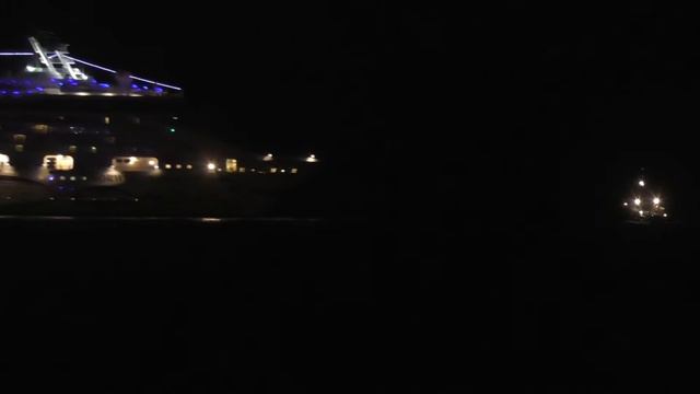 Cruise Ship Tow Job - Stranded Ship Norwegian Star towed to Melbourne by two tug boats. смотреть онлайн