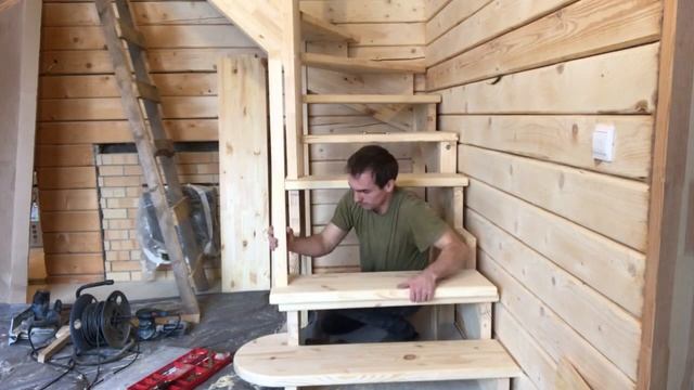 Лестница на 90 градусов с забежными ступенями. смотреть онлайн