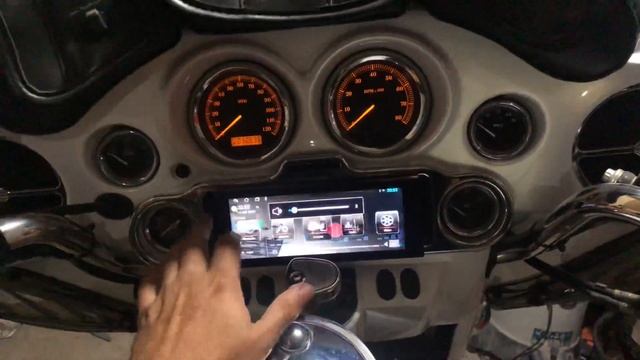 Harley Davidson Ultra con radio android смотреть онлайн