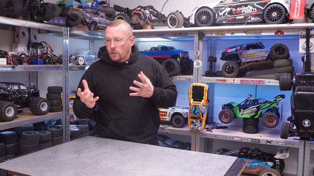 Moi et les marques KDM ET KKPIT смотреть онлайн