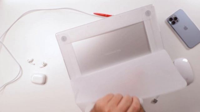 Silver Apple MacBook Pro M1 MAX 64 GB (ASMR unboxing) смотреть онлайн