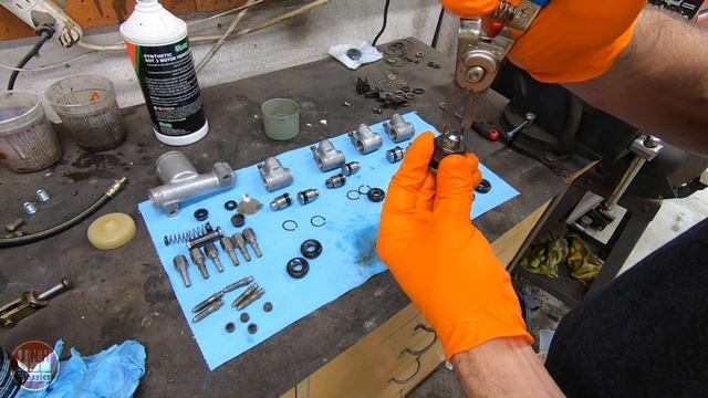 Rescuing a Honda S600 - (Episode 20) Rebuilding The Brakes смотреть онлайн