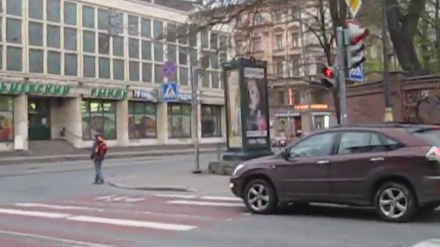 Уставшее состояние после работы, улица, дом, подъезд.avi смотреть онлайн