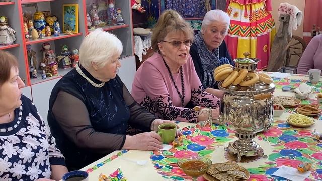 Развлекательная программа «С шуткой и песней жить интересней»