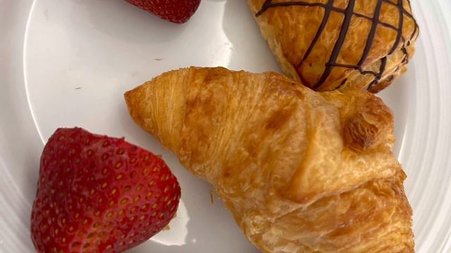 Manchester Grand Hyatt Grand Club Lounge Access Full Tour San Diego Hotel Breakfast, Dinner, Drinks смотреть онлайн