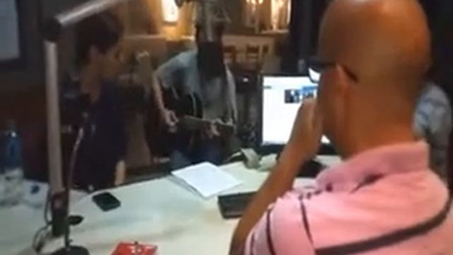 Julia Moscardini cantando "If i had you" en vivo en Jazz & Cash смотреть онлайн