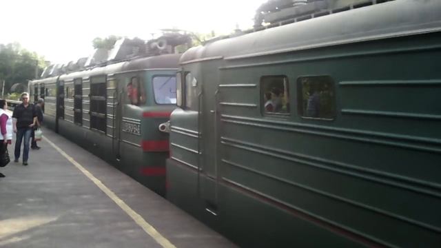 Машинист приколист. ВЛ80к-572 перегонка электровозов ВЛ80 смотреть онлайн