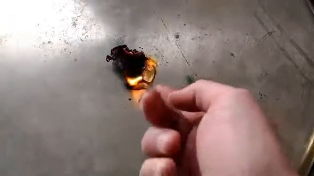 Как горит Принглс. смотреть онлайн