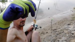 Рыбачу на личинки майских жуков. Первый раз.