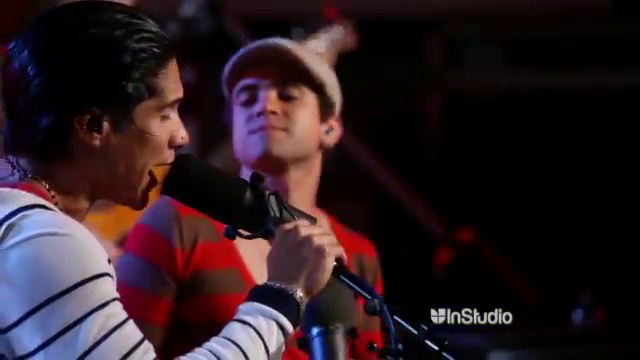 Chino Y Nacho -- Niña Bonita (live) InStudio - 