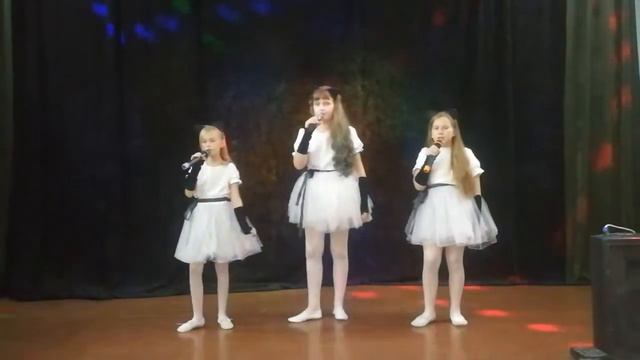 Дорогие наши мамы, поздравляем вас с Днем матери! смотреть онлайн