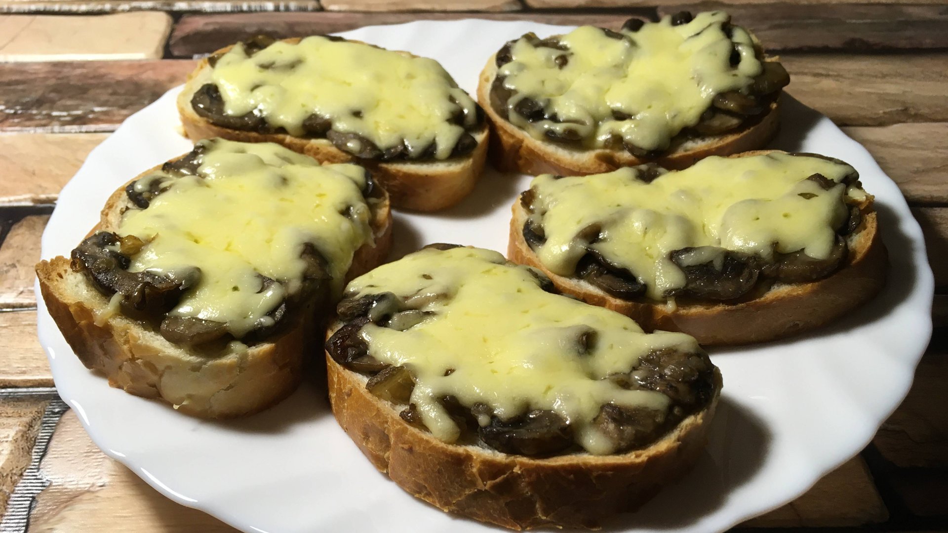 Горячие бутерброды с шампиньонами и сыром смотреть онлайн