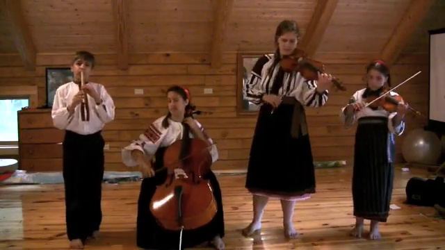 Korinya folk band: Torontali Tancok смотреть онлайн