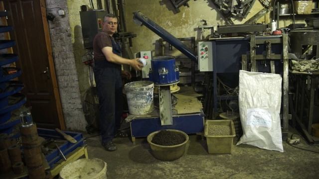 Гранулирование компоста на грануляторе ГУ-15 смотреть онлайн