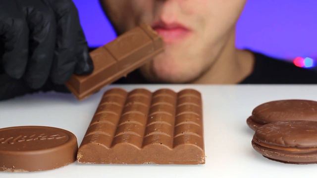 ASMR MAGNUM CHOCOLATE ICE CREAM LOTUS DESSERT MUKBANG 초콜릿 먹방 EATING SOUNDS смотреть онлайн