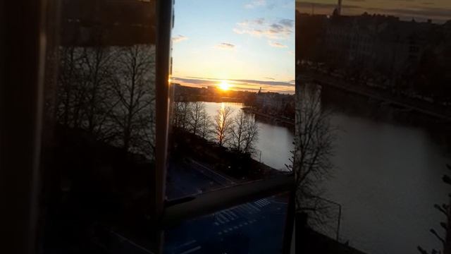 Закат на заливе! Надеемся на теплое завтра смотреть онлайн