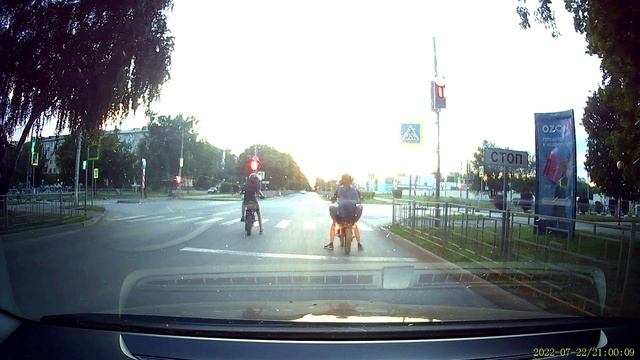 Почему сбивают мотоциклистов смотреть онлайн