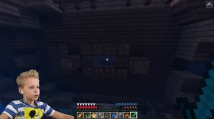 ВЫЖИВАНИЕ С ПАПОЙ В МАЙНКРАФТЕ Белый Медведь и Алмазы под Водой Minecraft