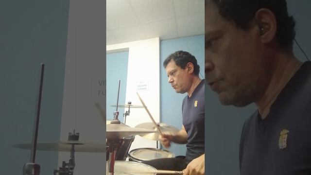 Simone Marani - drum cam - L'era del cinghiale bianco - Franco Battiato смотреть онлайн