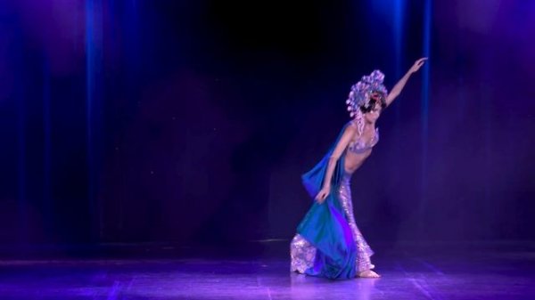 Kimberly Larkspur graceful Fusion Bellydance performance The Massive Spectacular! (2020)