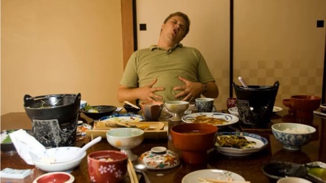 Покушали, можно и поспать: почему после обеда человека клонит в сон смотреть онлайн