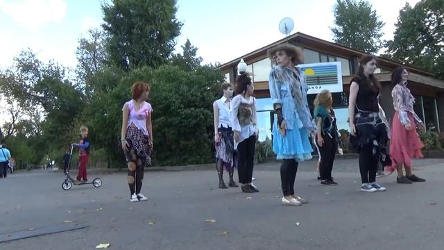 Зомби в Парке Горького смотреть онлайн