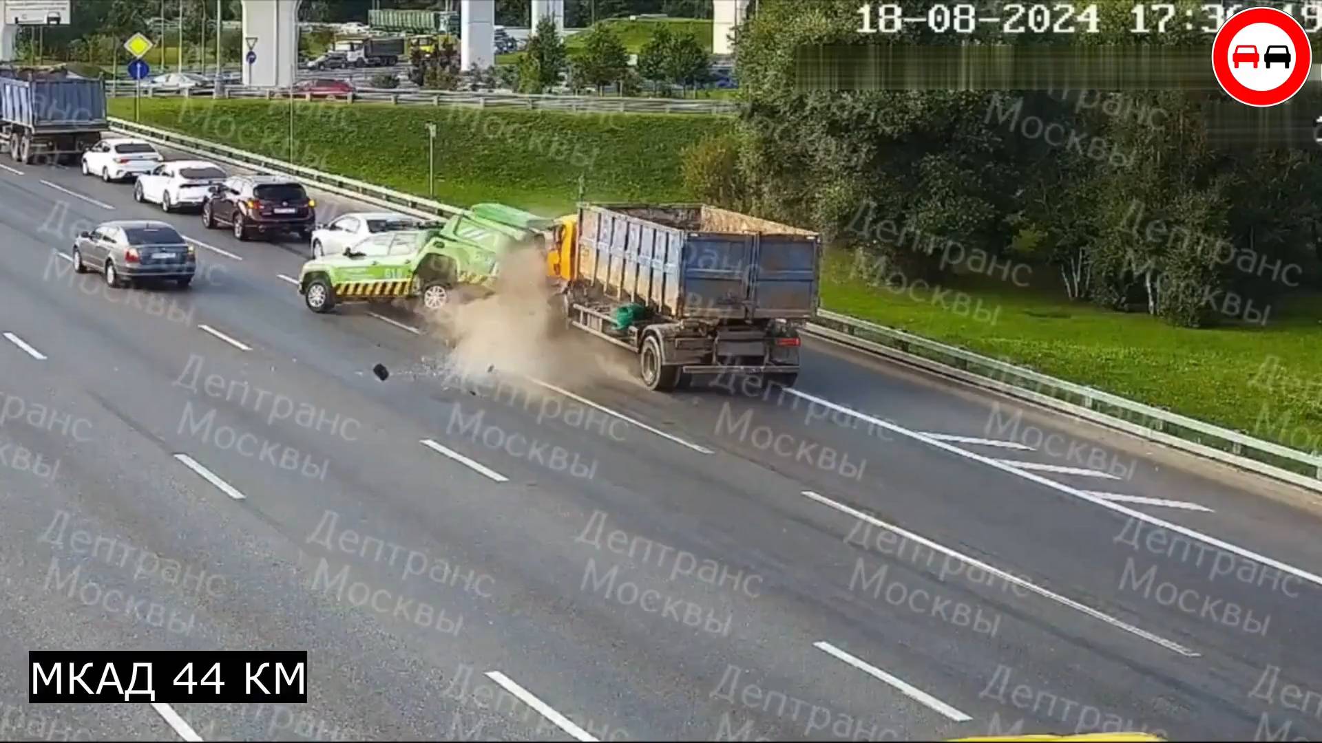 Это просто жесть какая то! Аварии, ДТП и нелепые случаи на дорогах. смотреть онлайн