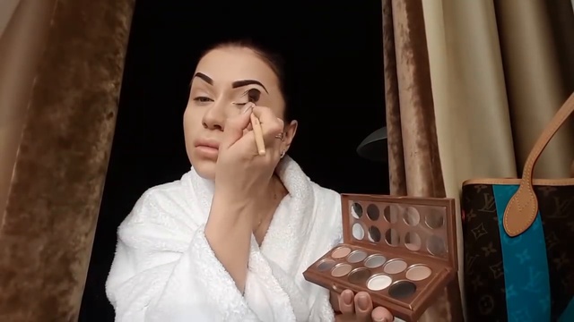 EVгеника - читает стихи Cола Моновой _ Закатай смотреть онлайн