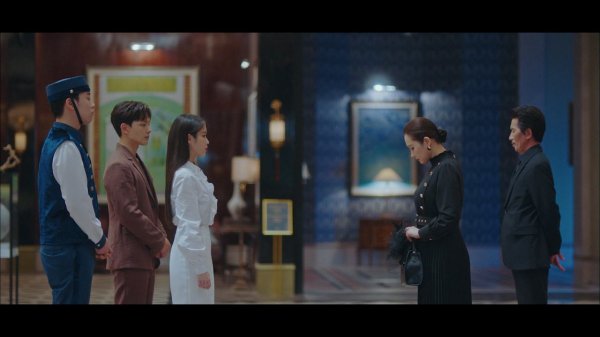 Отель «Дель Луна», 13 серия