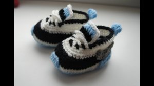 Вязаные крючком пинетки кроссовки найк  вариант 2