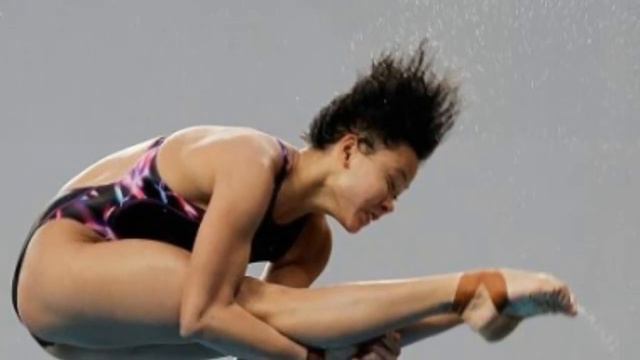 Chen Ruolin Leads Womens 10M Diving at Olympics смотреть онлайн
