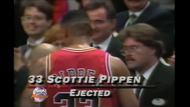 Scottie Pippen Throws the Ball to Referee and EJECTED! '93 Playoffs Game 2 vs Knicks! смотреть онлайн