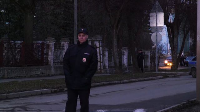 В гимназии №2 обнаружен подозрительный предмет смотреть онлайн