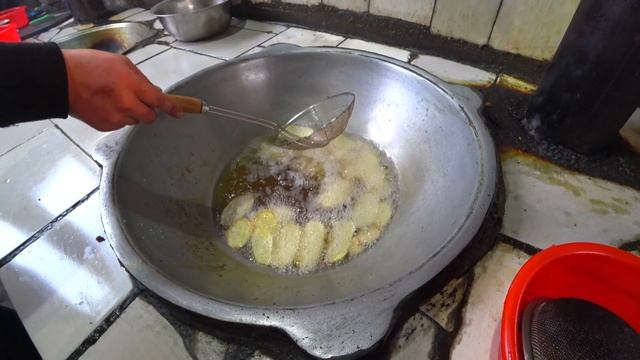 Съедают в один миг!!Как Узбеки жарят картошку!!!Двойная обжарка!!!Узбекистан!!! смотреть онлайн