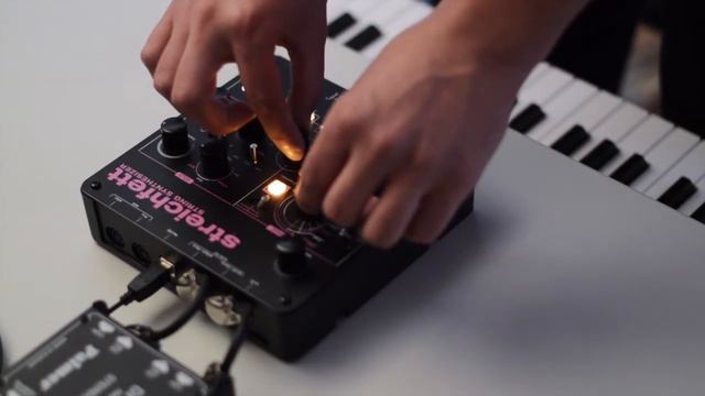 EXPULSE - Waldorf Streichfett Sound Demo смотреть онлайн
