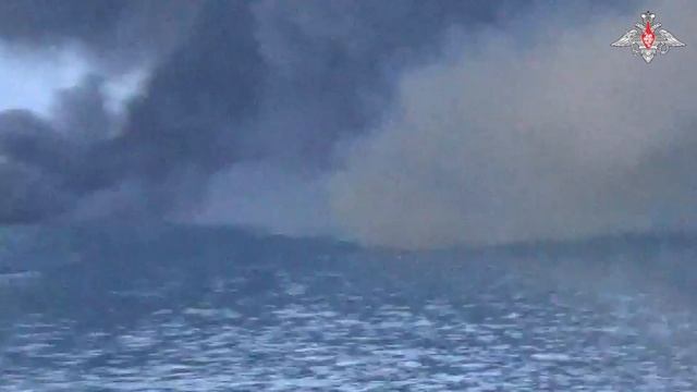 ⚡️??ロシア海軍の偵察船「イヴァン・フルス」が、??ボスポラス海峡の東140kmで????NATOの自爆ドローンを通常の武器で撃墜！? смотреть онлайн