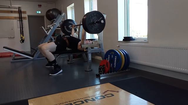 110 kg/243 lbs pause bench смотреть онлайн