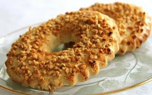 Песочное кольцо с орешками, два вида