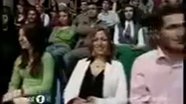 Человек шевелит ушами смотреть онлайн